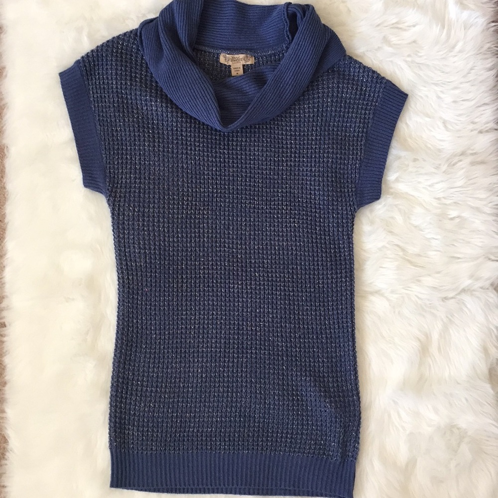 🌺 2/$15  Nine West Vintage America tunic sweater